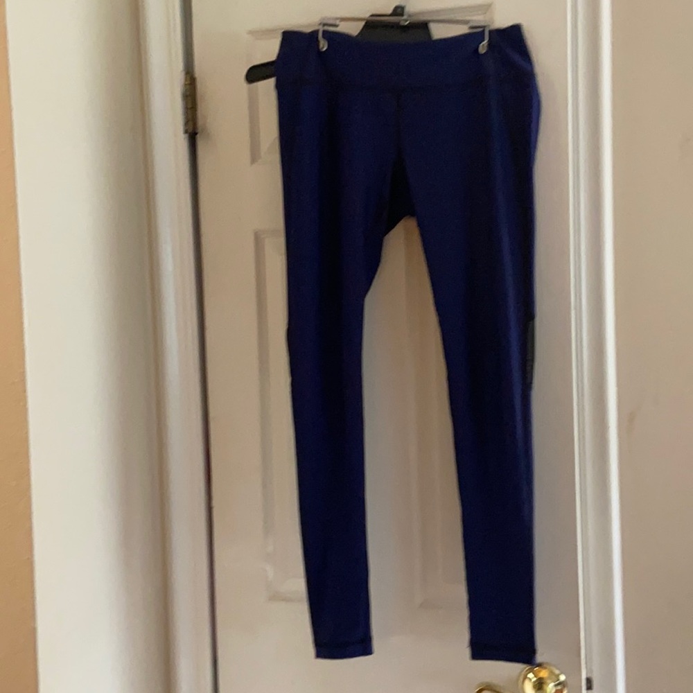 Zella “Z” leggings in super condition. Mesh black mid leg in back.